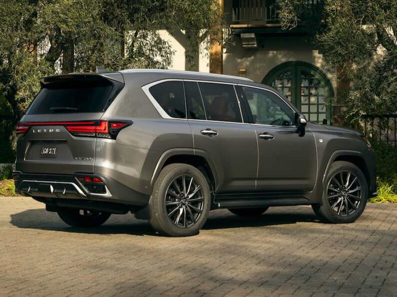 El Santuario Nómada: Viajar sin Límites en el Lexus LX 700h F Sport 2025